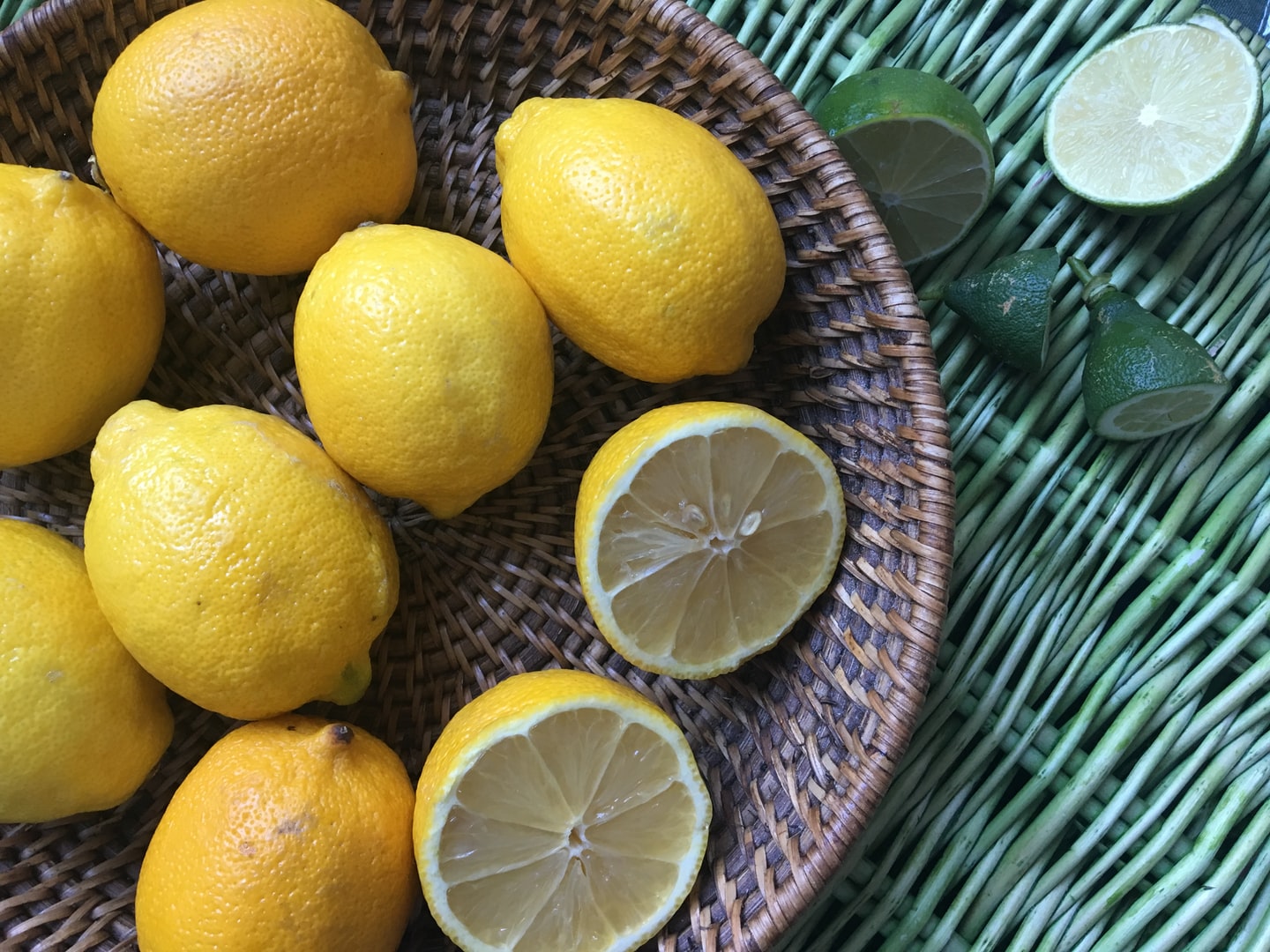 huile essentielle de citron pour un spray anti calcaire